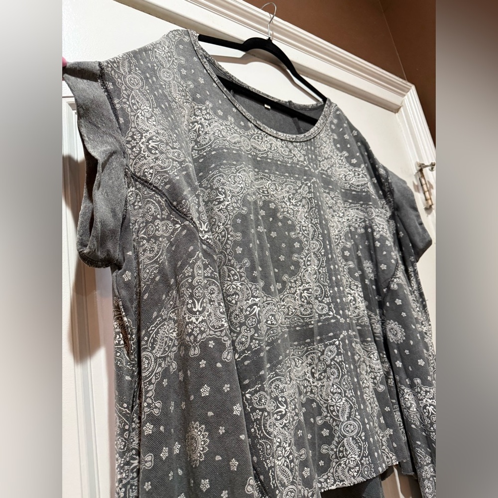 Easel Charcoal Patterned Tunic Top - image 2